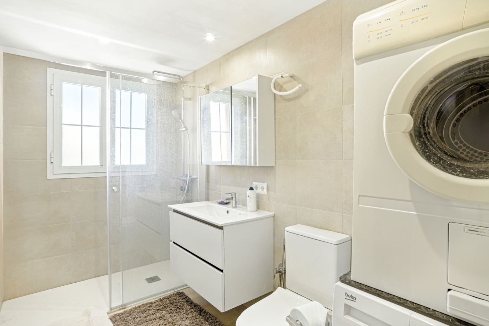 3 bedroom Apartment for sale in Marbella with pool garage - € 1,100,000 (Ref: 9730671)