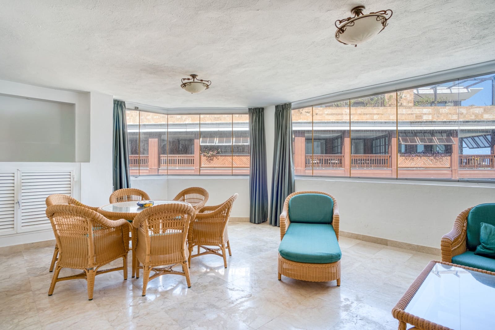 2 Zimmer Apartment zu verkaufen in Marbella mit Pool Garage - 1.100.000 € (Ref: 9730673)