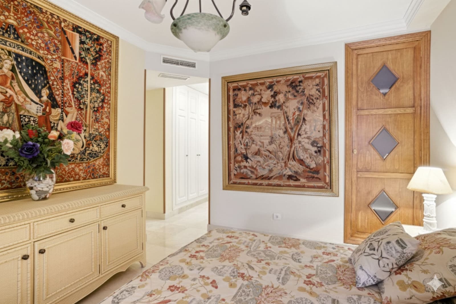 2 Zimmer Apartment zu verkaufen in Marbella mit Pool Garage - 1.100.000 € (Ref: 9730673)