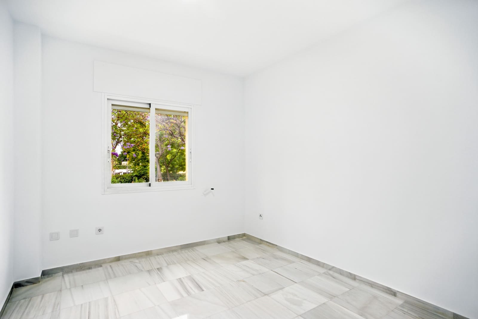 4 bedroom Apartment for sale in Marbella with pool garage - € 995,000 (Ref: 9730674)