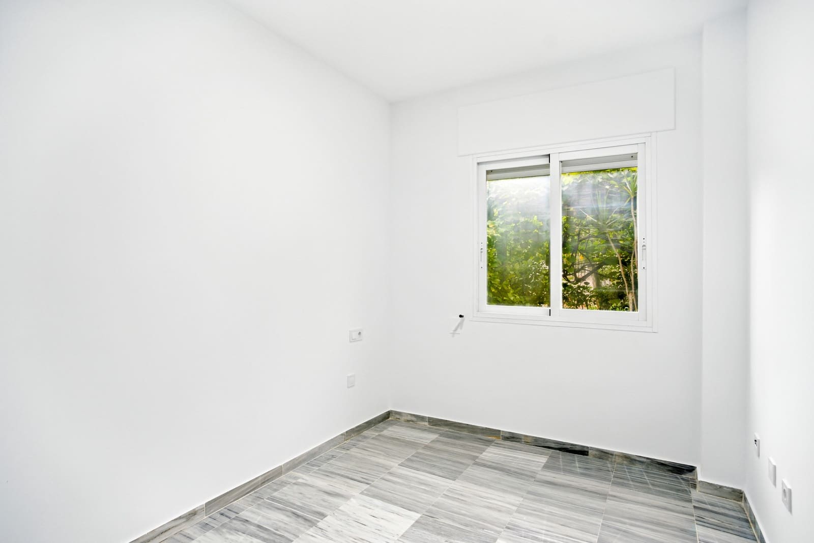 4 bedroom Apartment for sale in Marbella with pool garage - € 995,000 (Ref: 9730674)