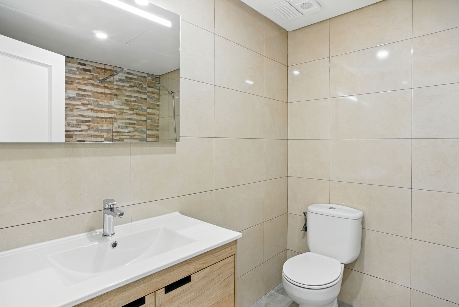 4 bedroom Apartment for sale in Marbella with pool garage - € 995,000 (Ref: 9730674)