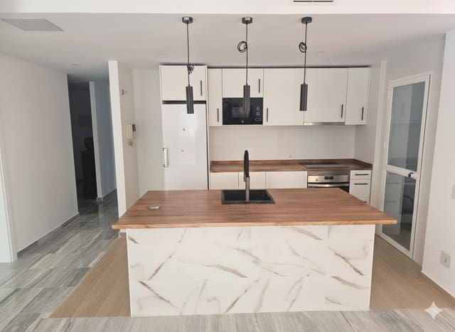 4 Zimmer Apartment zu verkaufen in Marbella mit Pool Garage - 995.000 € (Ref: 9730674)