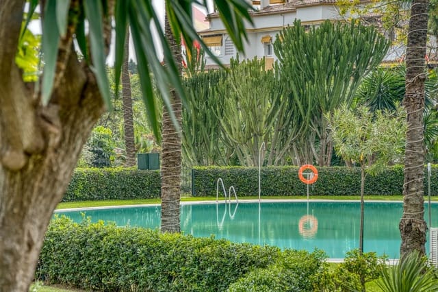 4 Zimmer Apartment zu verkaufen in Marbella mit Pool Garage - 995.000 € (Ref: 9730674)