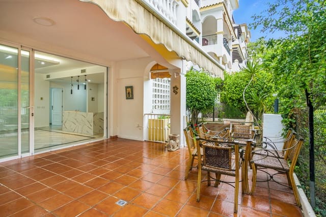 4 Zimmer Apartment zu verkaufen in Marbella mit Pool Garage - 995.000 € (Ref: 9730674)
