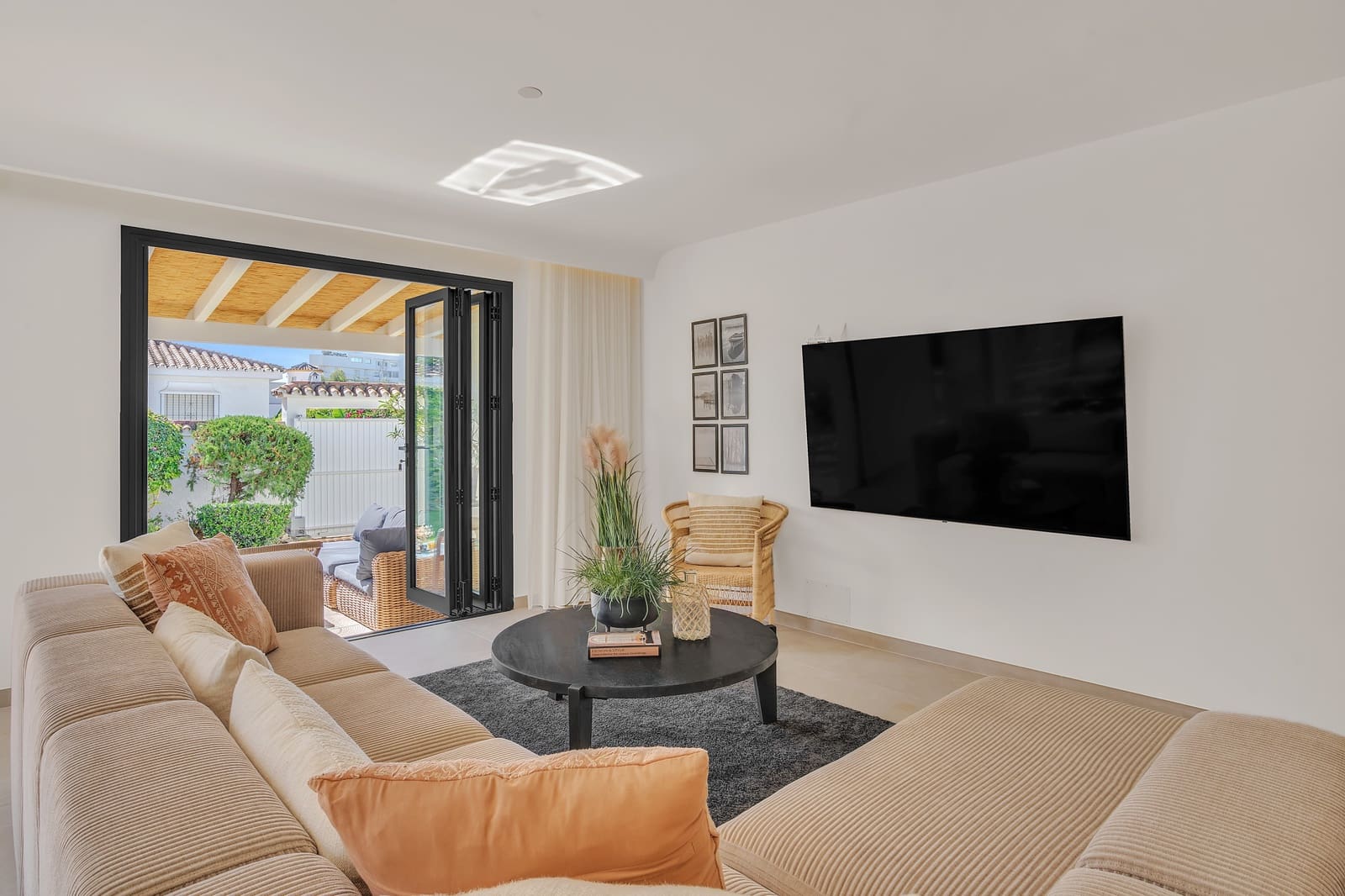4 bedroom Bungalow for holiday rental in San Pedro de Alcantara with pool garage - € 4,620 (Ref: 9730675)