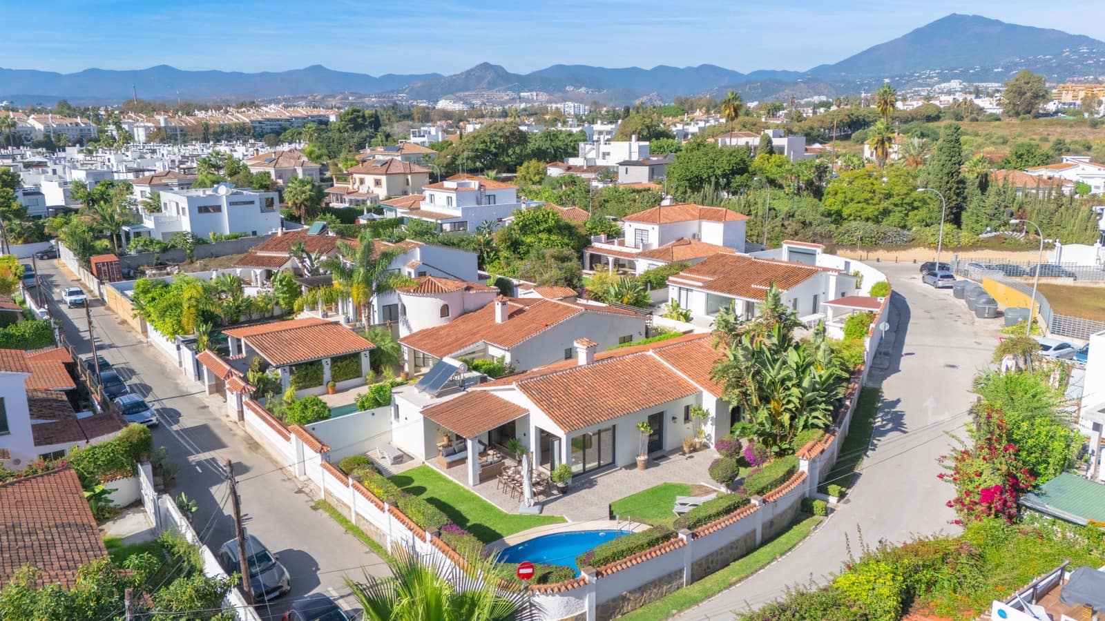 4 bedroom Bungalow for holiday rental in San Pedro de Alcantara with pool garage - € 4,620 (Ref: 9730675)