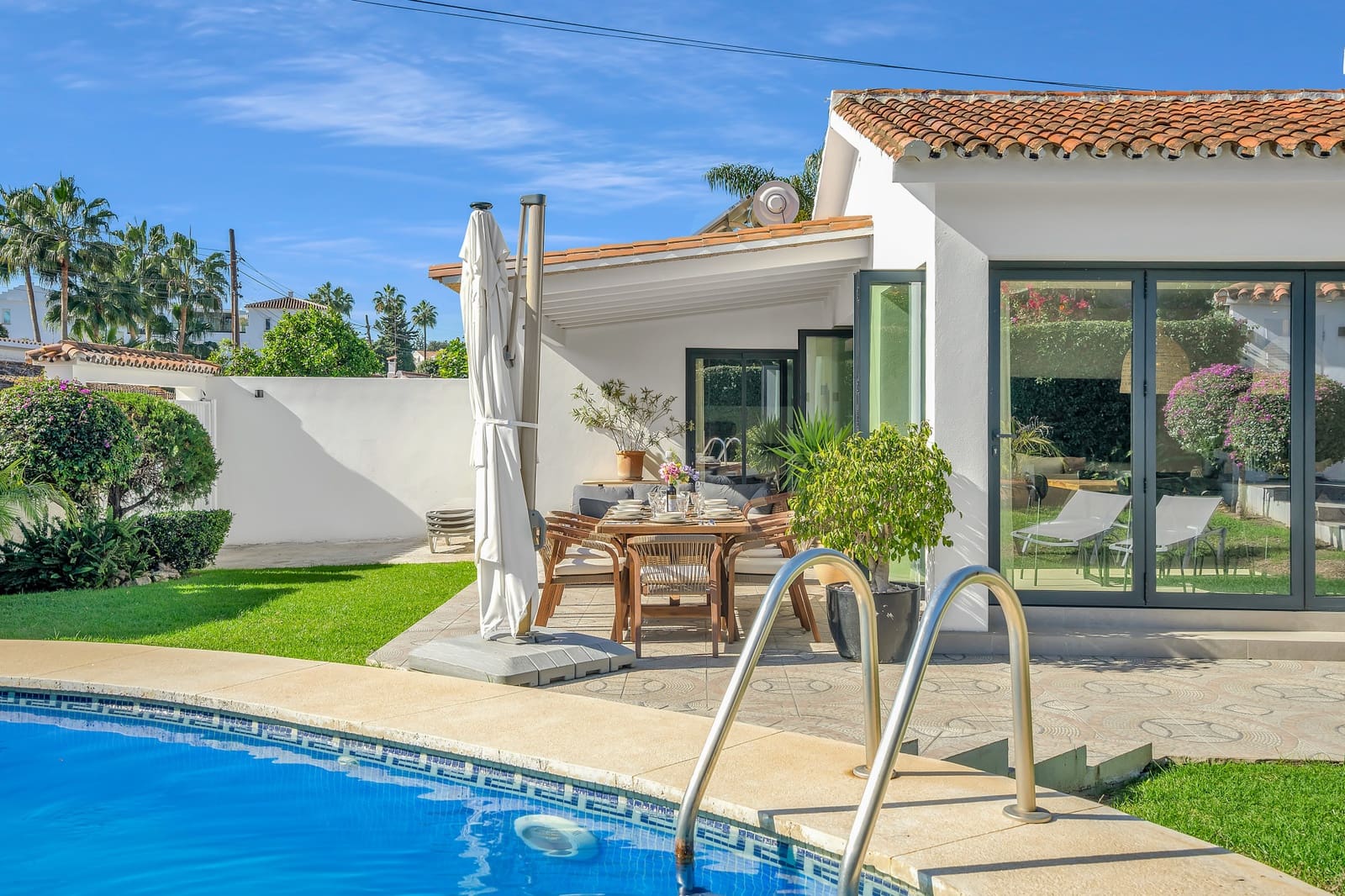 4 bedroom Bungalow for holiday rental in San Pedro de Alcantara with pool garage - € 4,620 (Ref: 9730675)