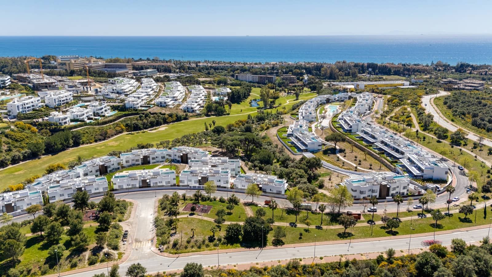 4 bedroom Apartment for sale in Marbella with pool garage - € 1,700,000 (Ref: 9730676)