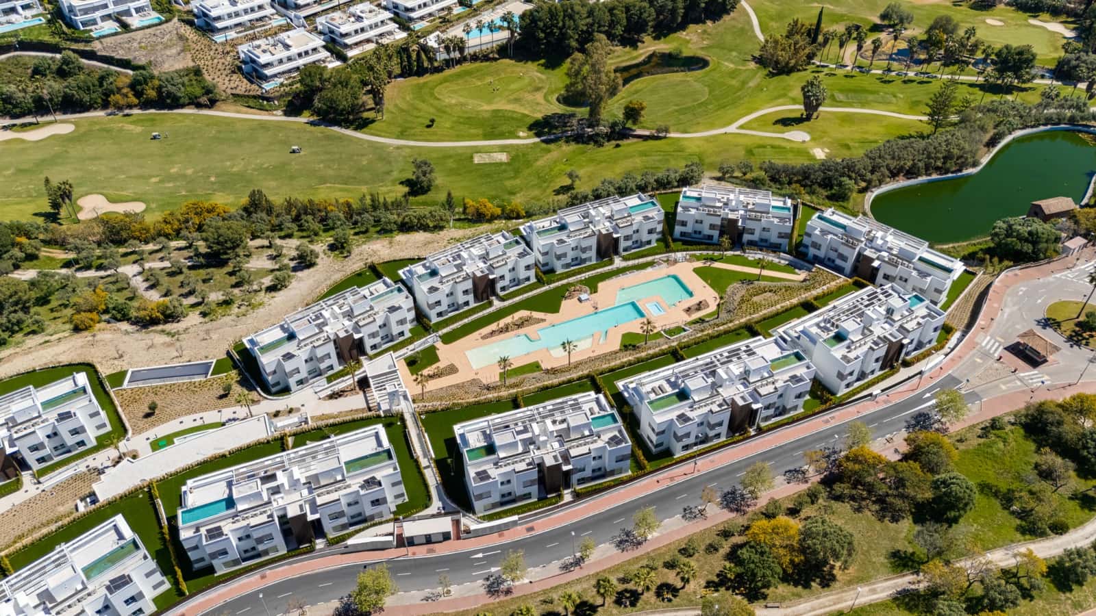 4 bedroom Apartment for sale in Marbella with pool garage - € 1,700,000 (Ref: 9730676)