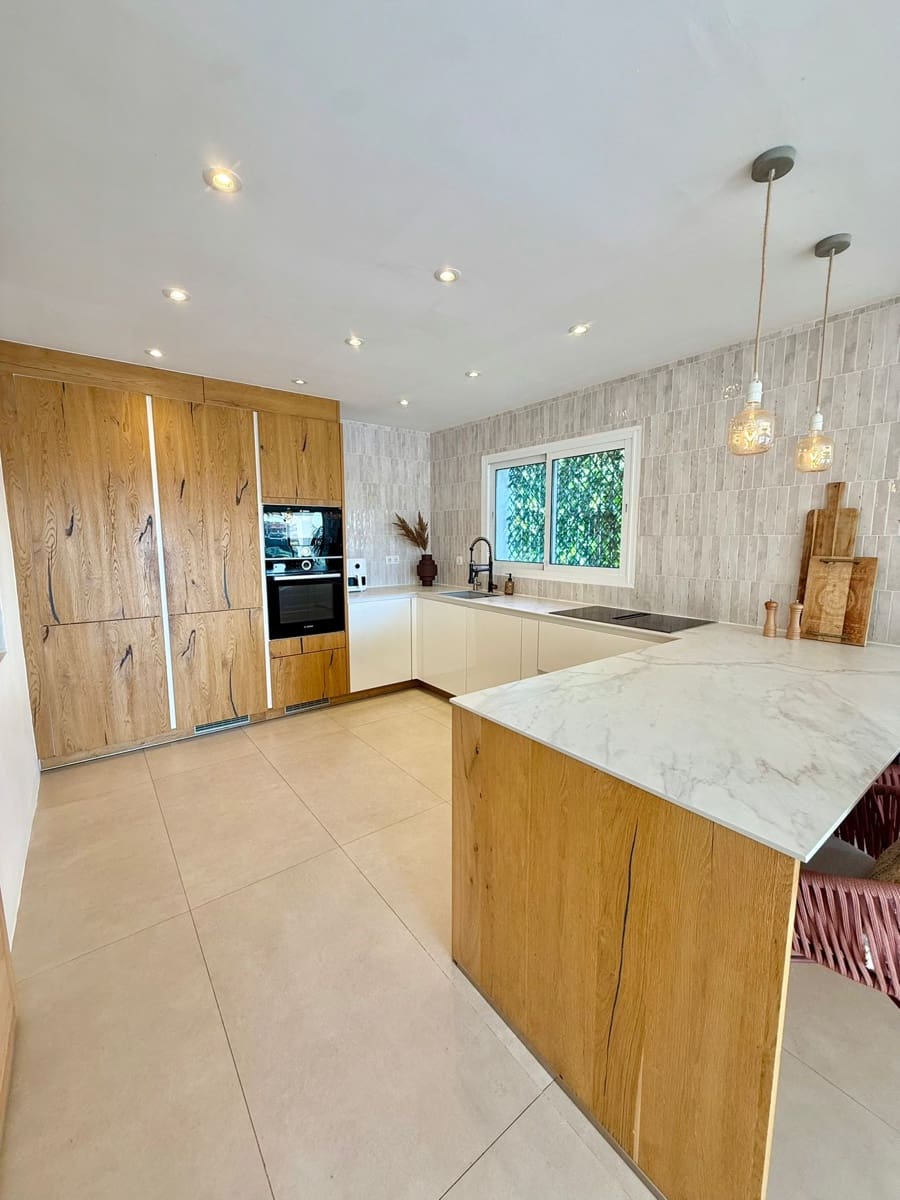 3 bedroom Villa for sale in Riviera del Sol with pool garage - € 1,350,000 (Ref: 9736137)