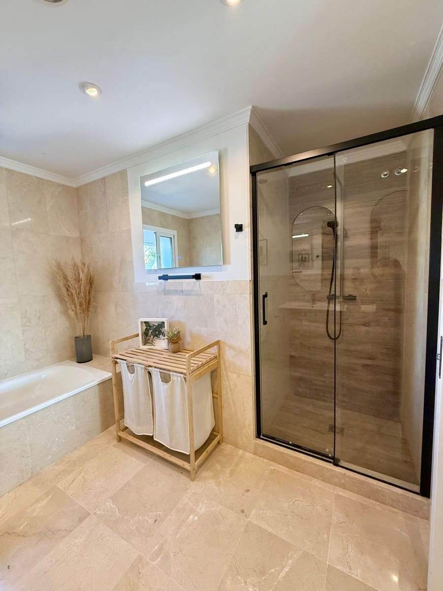 3 bedroom Villa for sale in Riviera del Sol with pool garage - € 1,350,000 (Ref: 9736137)