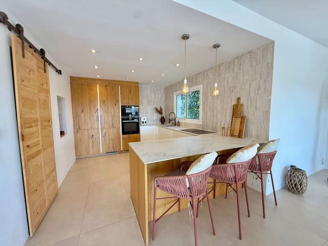 Chalet de 3 habitaciones en Riviera del Sol, Mijas en venta con piscina garaje - 1.320.000 € (Ref: 9736137)