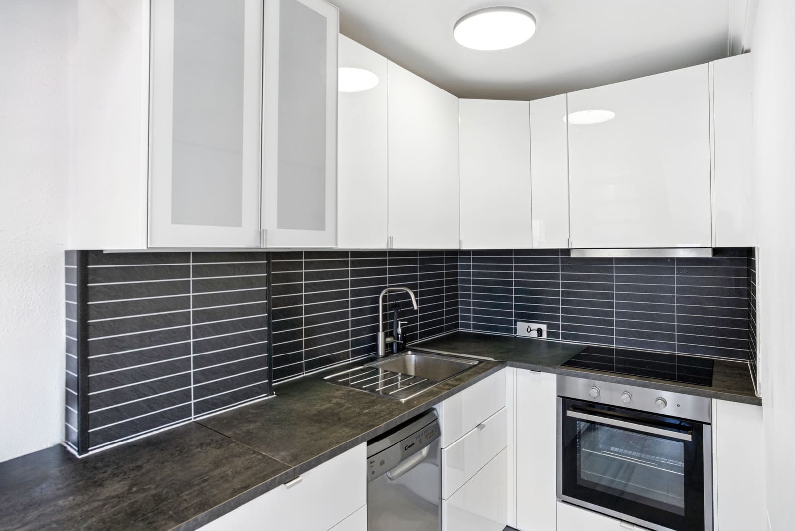 2 sypialnia Penthouse na sprzedaż w Marbella z basenem garażem - 515 000 € (Ref: 9737281)