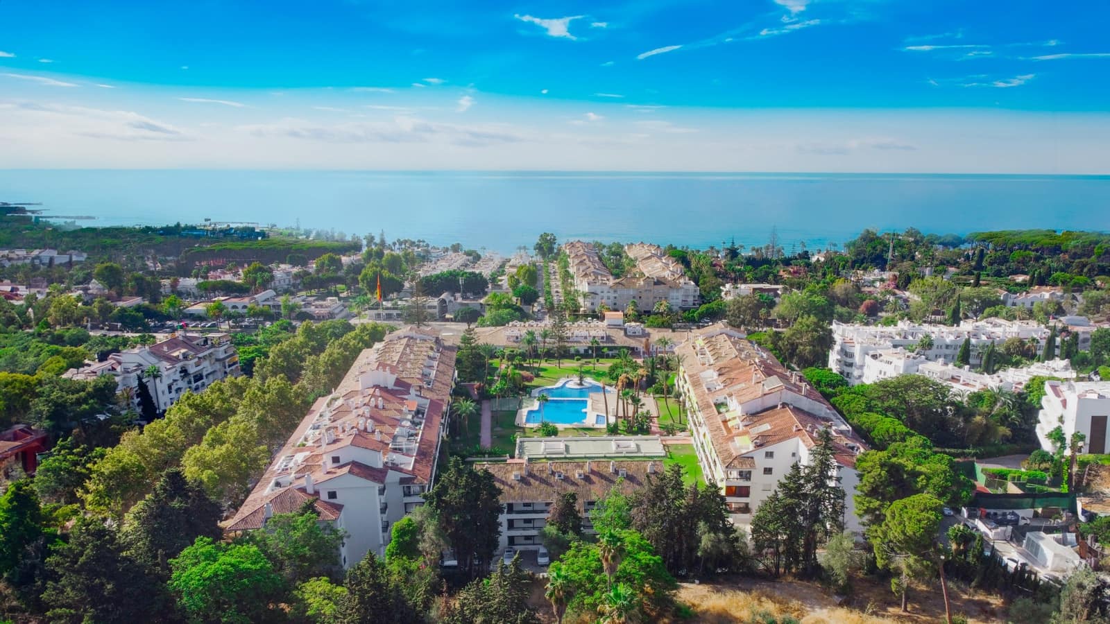 2 sypialnia Penthouse na sprzedaż w Marbella z basenem garażem - 515 000 € (Ref: 9737281)