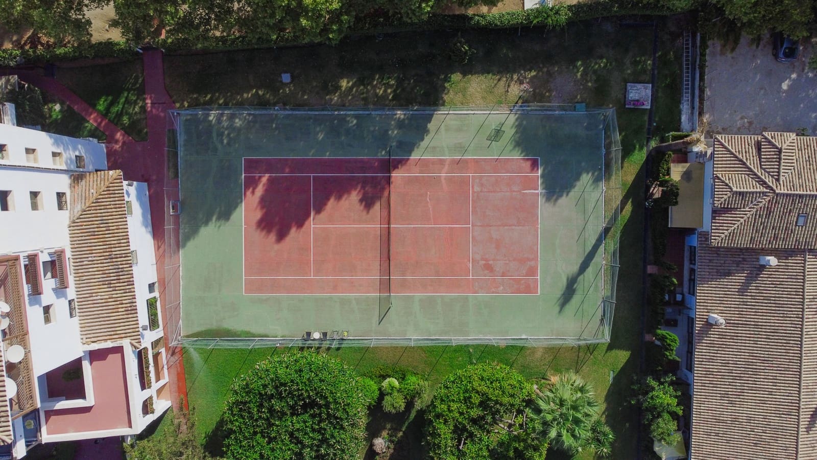 2 sypialnia Penthouse na sprzedaż w Marbella z basenem garażem - 515 000 € (Ref: 9737281)