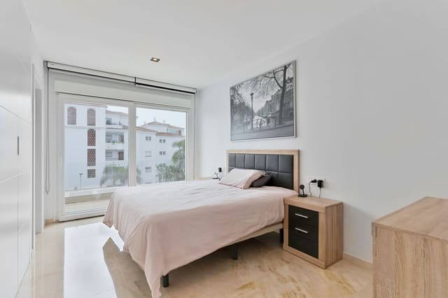 4 soverom Hus til salgs i Mijas Costa, Mijas med svømmebasseng garasje - € 860 000 (Ref: 9756687)