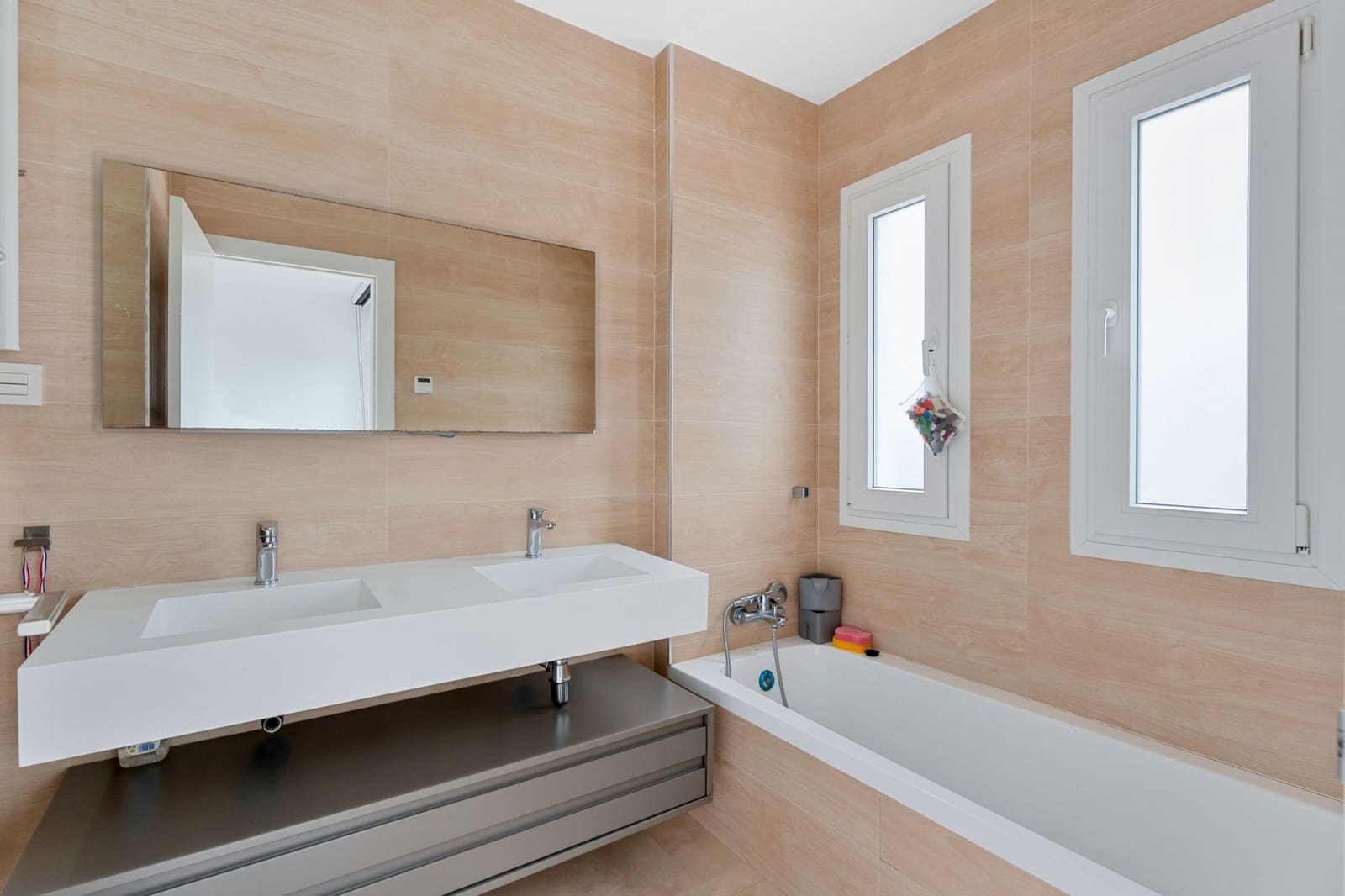 4 soveværelse Byhus til salg i Mijas Costa med swimmingpool garage - € 860.000 (Ref: 9756687)