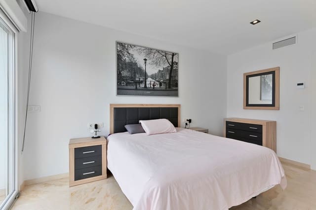 4 soverom Hus til salgs i Mijas Costa, Mijas med svømmebasseng garasje - € 860 000 (Ref: 9756687)