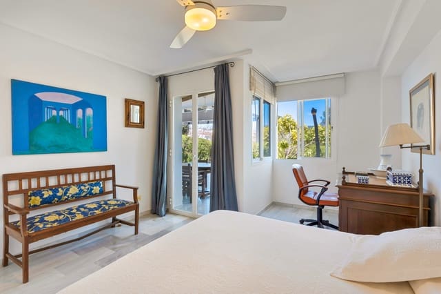 3 sypialnia Apartament na sprzedaż w Bel-Air, Estepona z basenem garażem - 645 000 € (Ref: 9782477)