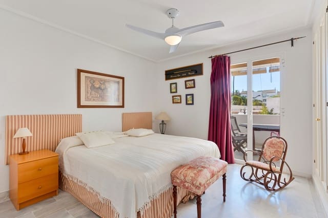 3 sypialnia Apartament na sprzedaż w Bel-Air, Estepona z basenem garażem - 645 000 € (Ref: 9782477)