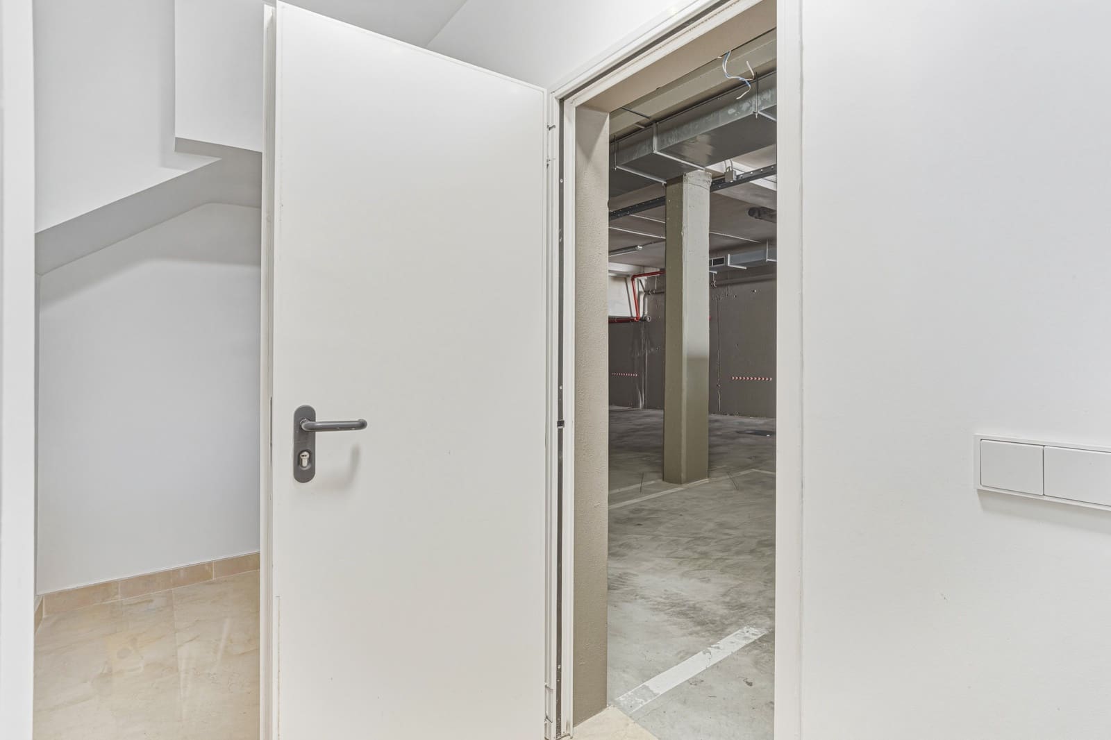 4 makuuhuone Omakotitalo myytävänä paikassa La Cala de Mijas mukana uima-altaan 
autotalli - 1 295 000 € (Ref: 9803801)