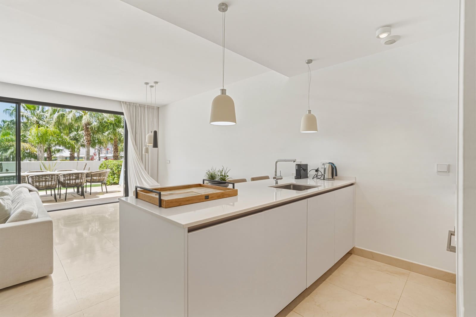 4 makuuhuone Omakotitalo myytävänä paikassa La Cala de Mijas mukana uima-altaan 
autotalli - 1 295 000 € (Ref: 9803801)