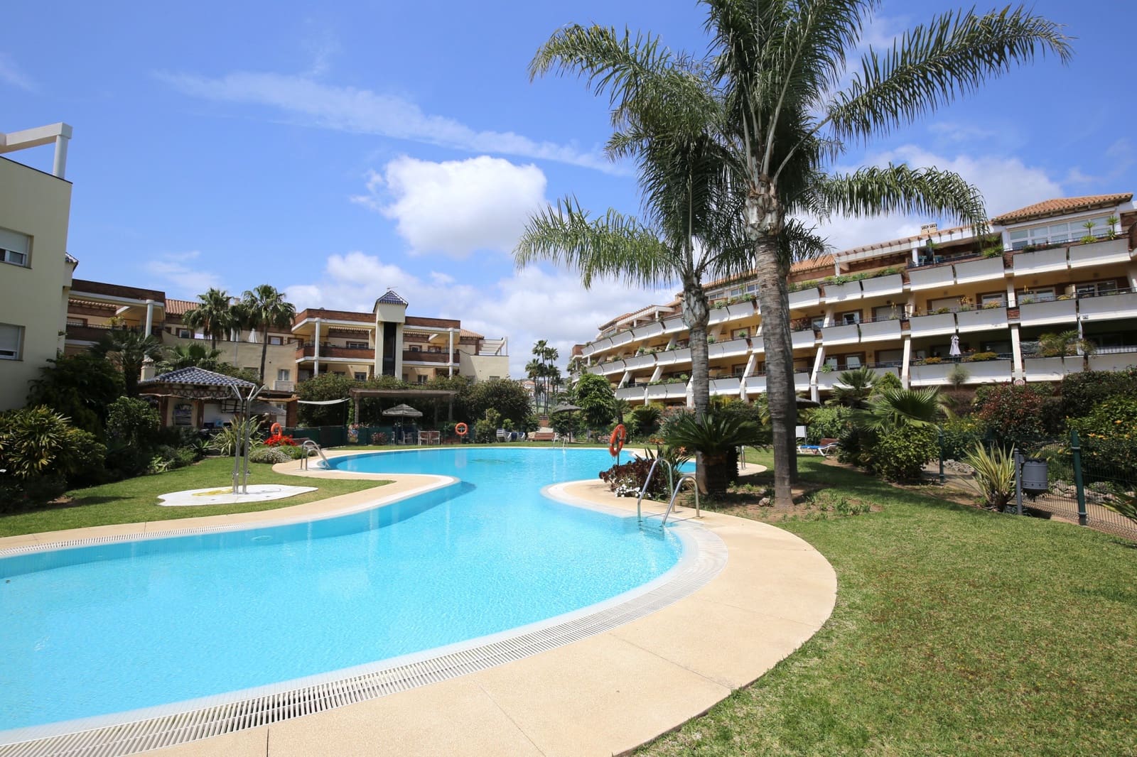 2 bedroom Apartment for sale in Riviera del Sol with pool garage - € 350,000 (Ref: 9805671)