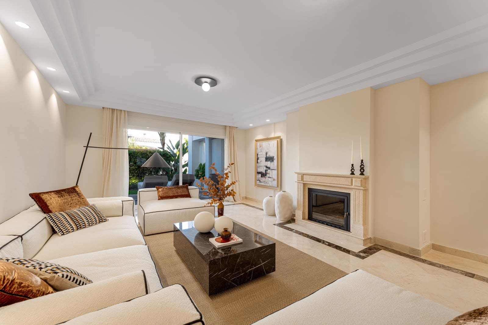 3 bedroom Apartment for sale in Marbella with pool garage - € 1,195,000 (Ref: 9819614)