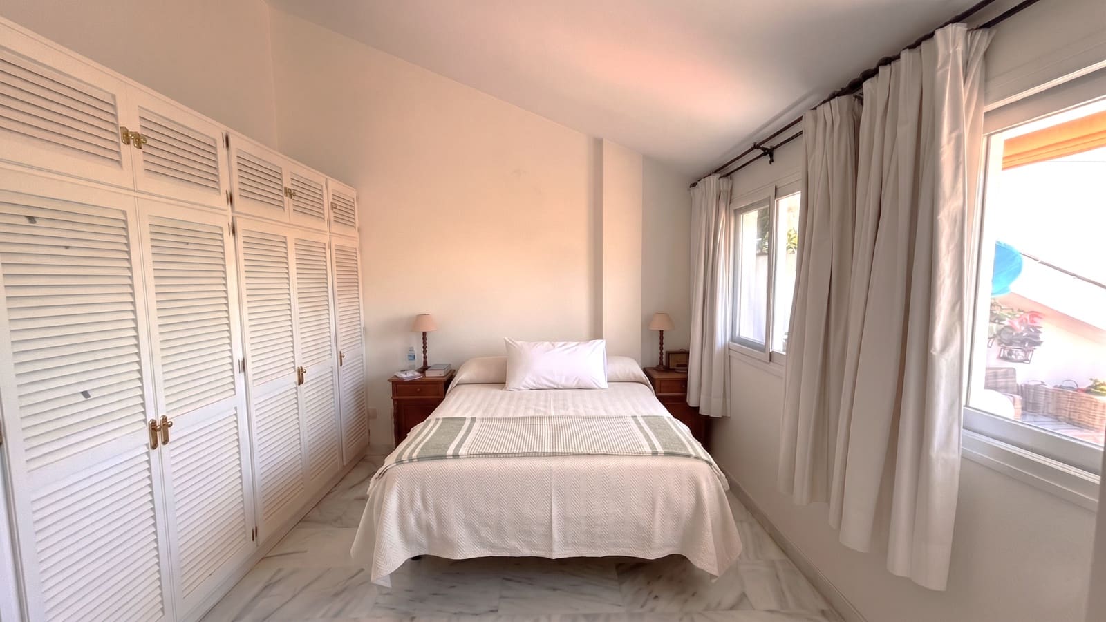 4 soverom Penthouse til salgs i Marbella med svømmebasseng garasje - € 1 040 000 (Ref: 9841414)
