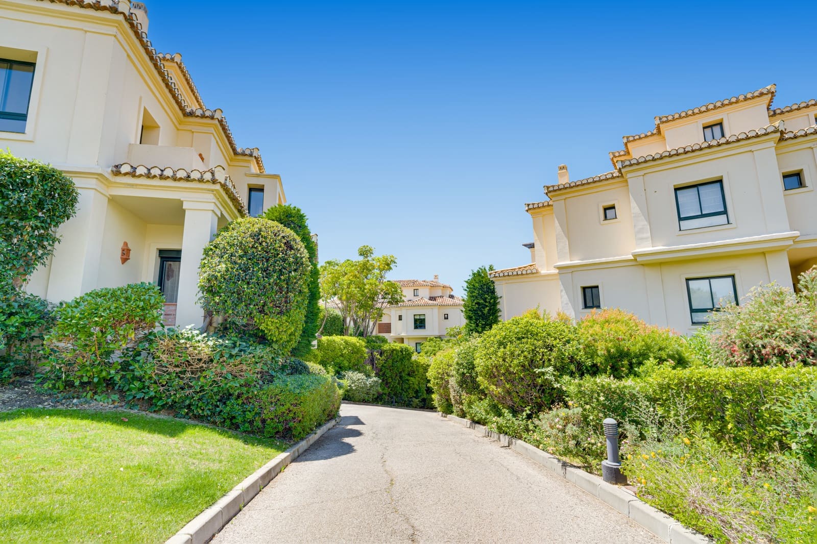 2 slaapkamer Appartement te koop in Benahavis met zwembad garage - € 625.000 (Ref: 9844207)