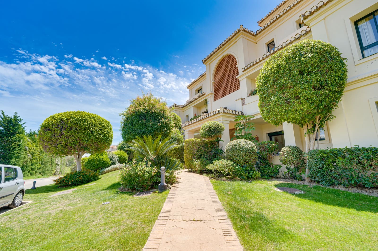 2 slaapkamer Appartement te koop in Benahavis met zwembad garage - € 625.000 (Ref: 9844207)