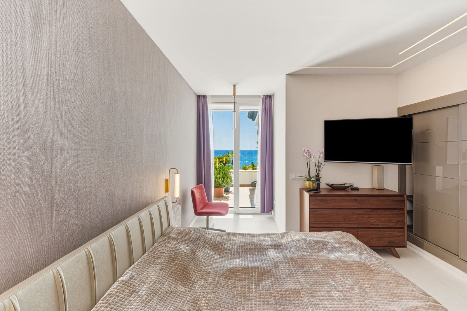 2 slaapkamer Appartement te koop in Estepona met zwembad - € 1.750.000 (Ref: 9872694)