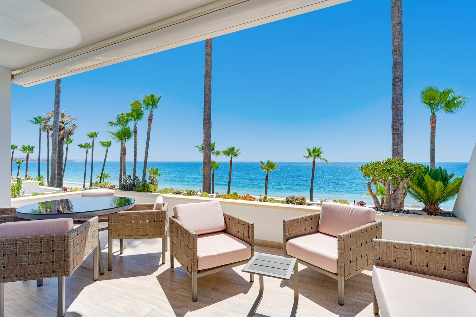 2 slaapkamer Appartement te koop in Estepona met zwembad - € 1.750.000 (Ref: 9872694)