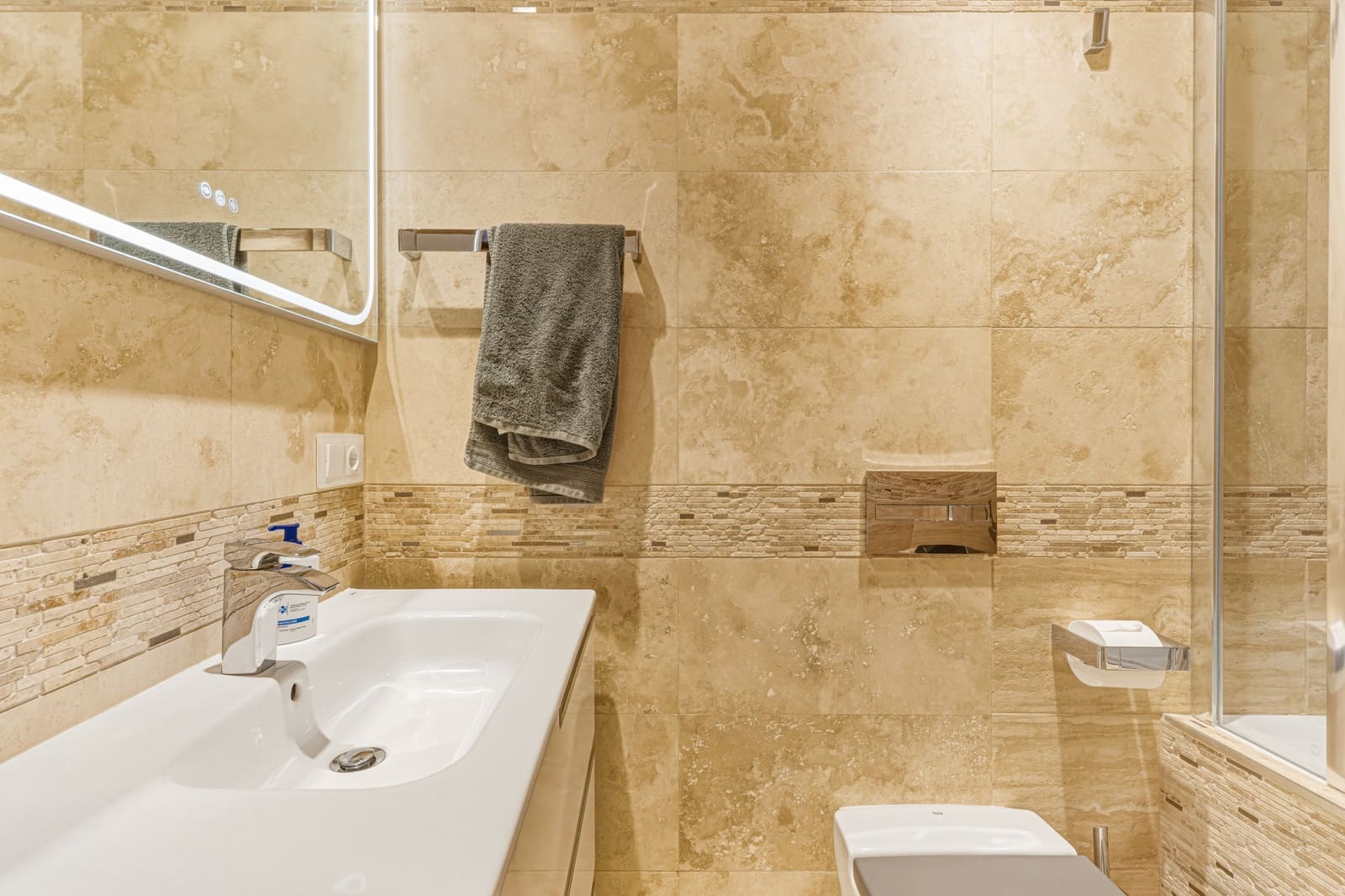 2 slaapkamer Appartement te koop in Estepona met zwembad - € 1.750.000 (Ref: 9872694)