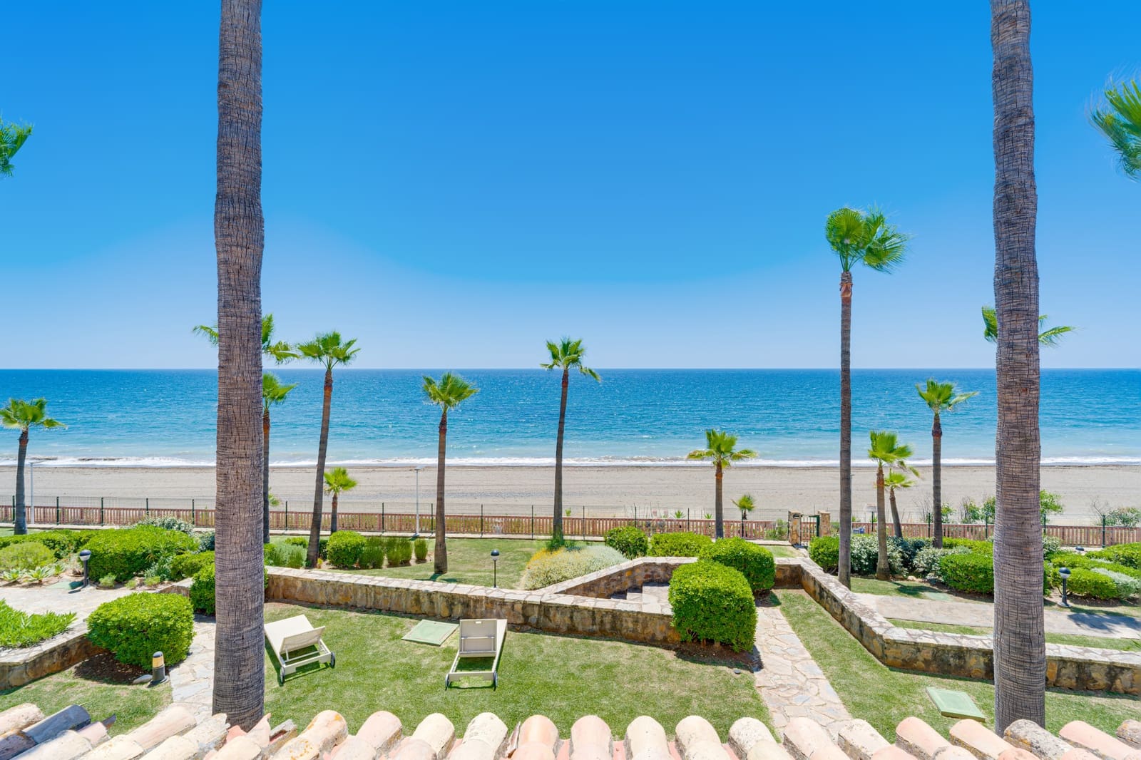 2 slaapkamer Appartement te koop in Estepona met zwembad - € 1.750.000 (Ref: 9872694)