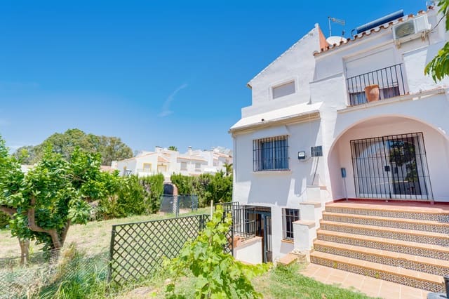 3 bedroom Townhouse for sale in Nueva Atalaya, Estepona with garage - € 580,000 (Ref: 9877557)