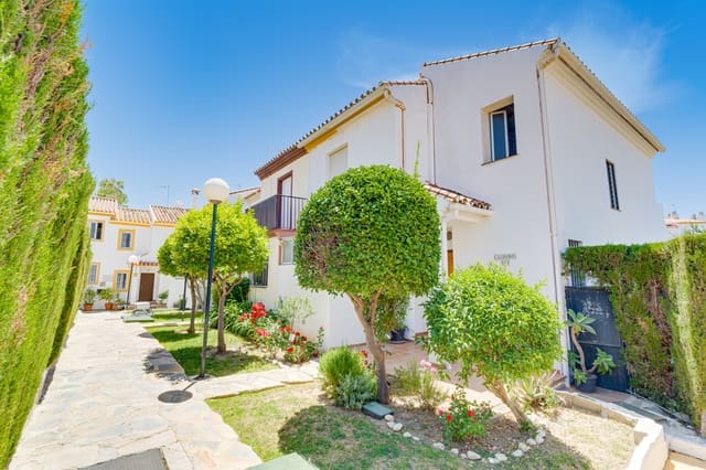 3 bedroom Townhouse for sale in Nueva Atalaya, Estepona with garage - € 580,000 (Ref: 9877557)
