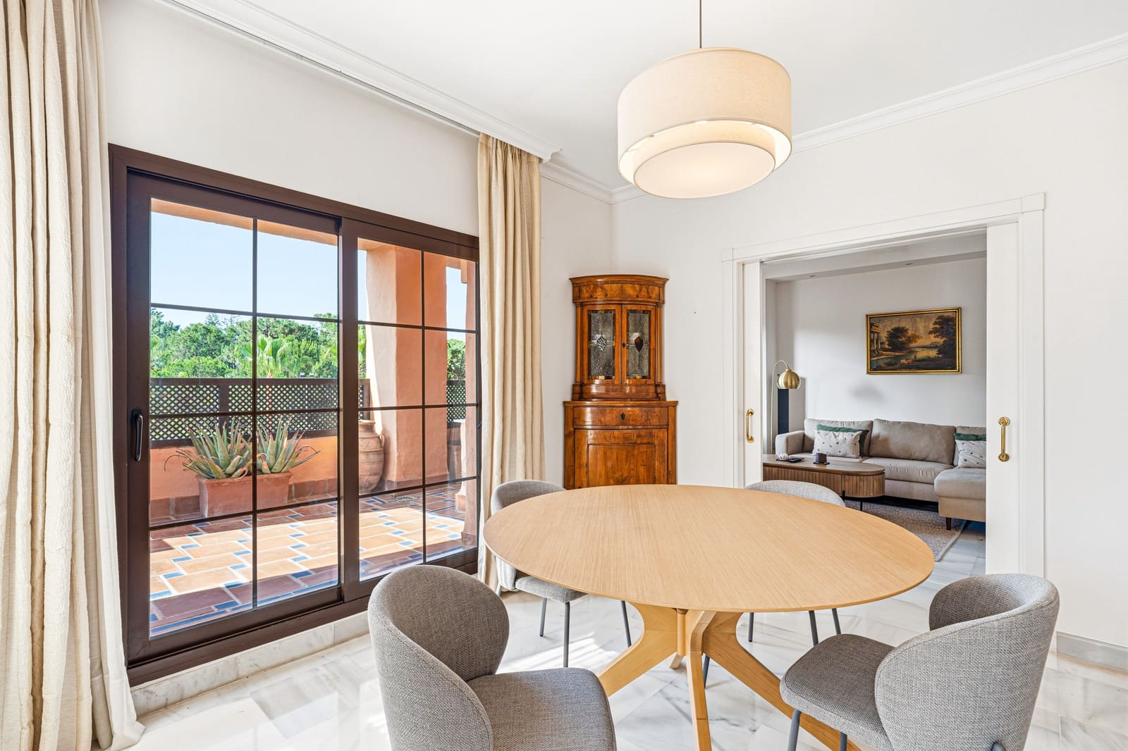 4 sovrum Takvåning till salu i Estepona med pool garage - 893 000 € (Ref: 9895144)