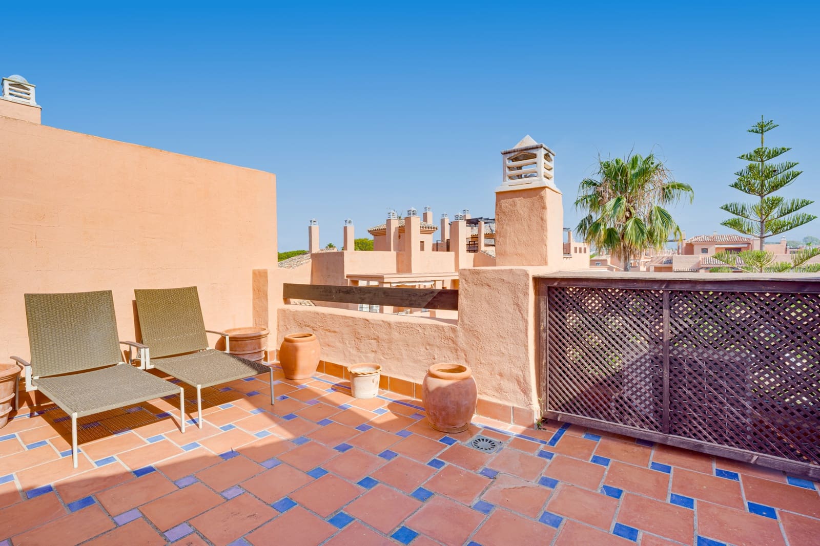 4 sovrum Takvåning till salu i Estepona med pool garage - 893 000 € (Ref: 9895144)