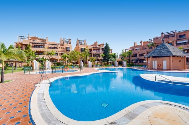 4 sovrum Takvåning till salu i Estepona med pool garage - 893 000 € (Ref: 9895144)