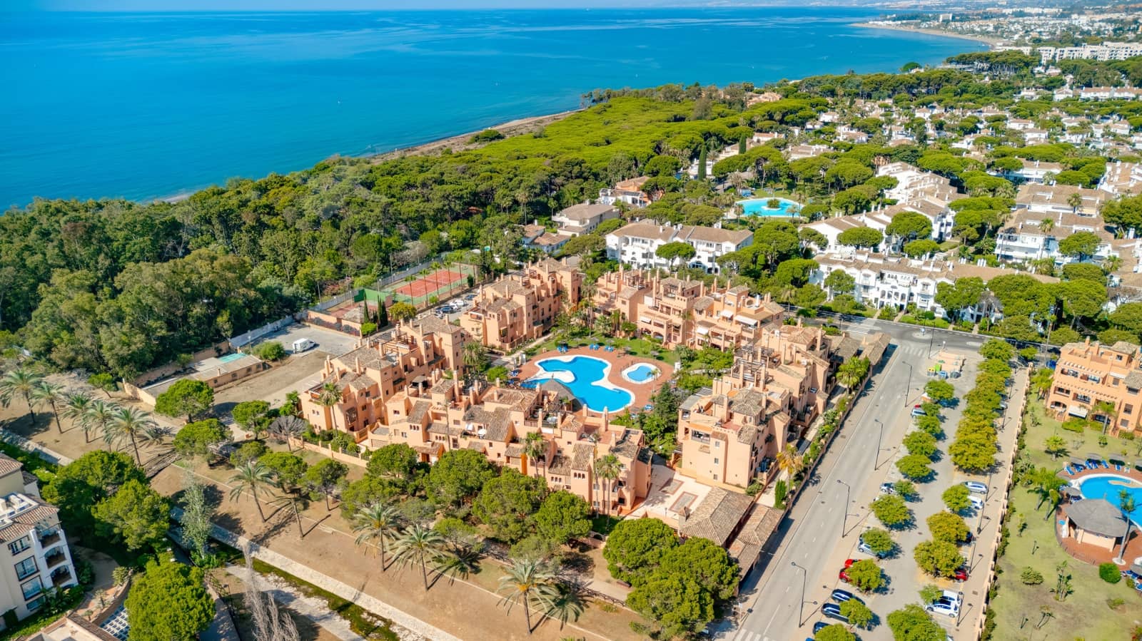 4 sovrum Takvåning till salu i Estepona med pool garage - 893 000 € (Ref: 9895144)