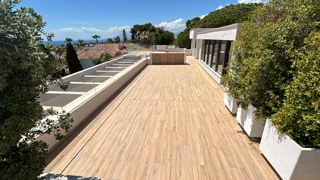 5 makuuhuone Huvila myytävänä paikassa Marbella mukana uima-altaan 
autotalli - 7 300 000 € (Ref: 9912237)