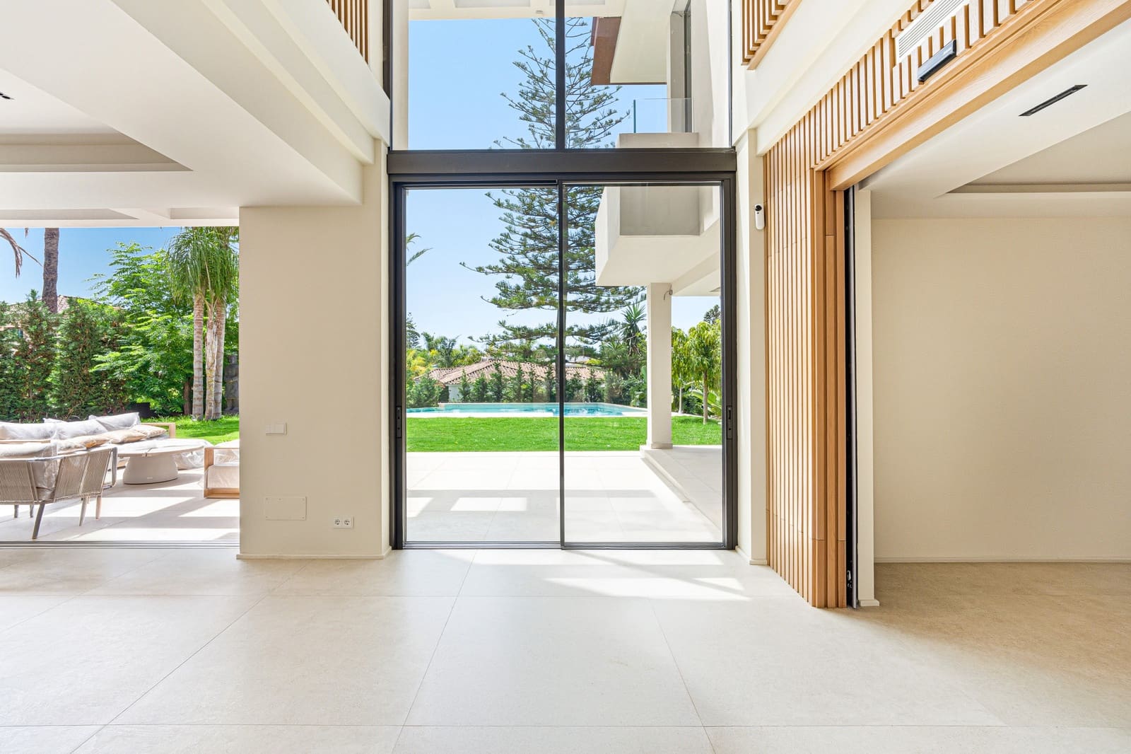 5 bedroom Villa for sale in Marbella with pool garage - € 7,300,000 (Ref: 9912237)