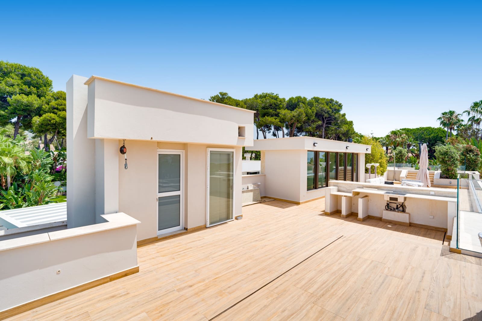 5 bedroom Villa for sale in Marbella with pool garage - € 7,300,000 (Ref: 9912237)