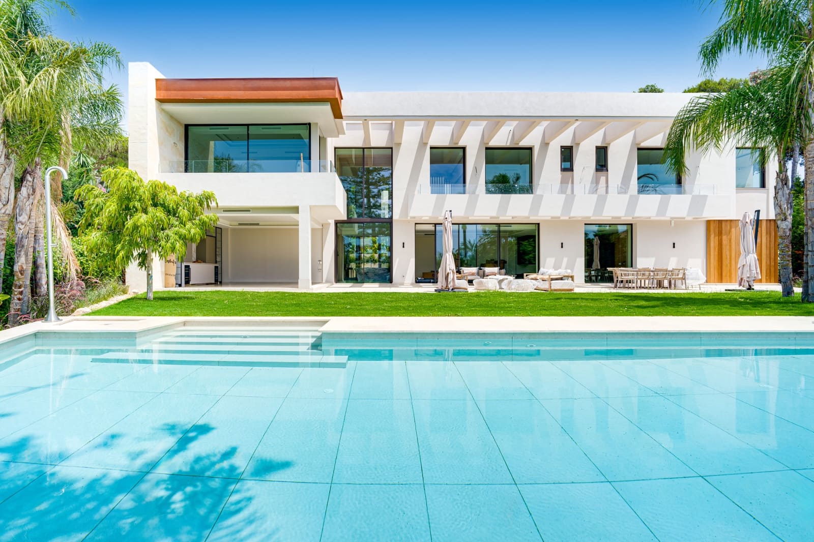 5 bedroom Villa for sale in Marbella with pool garage - € 7,300,000 (Ref: 9912237)