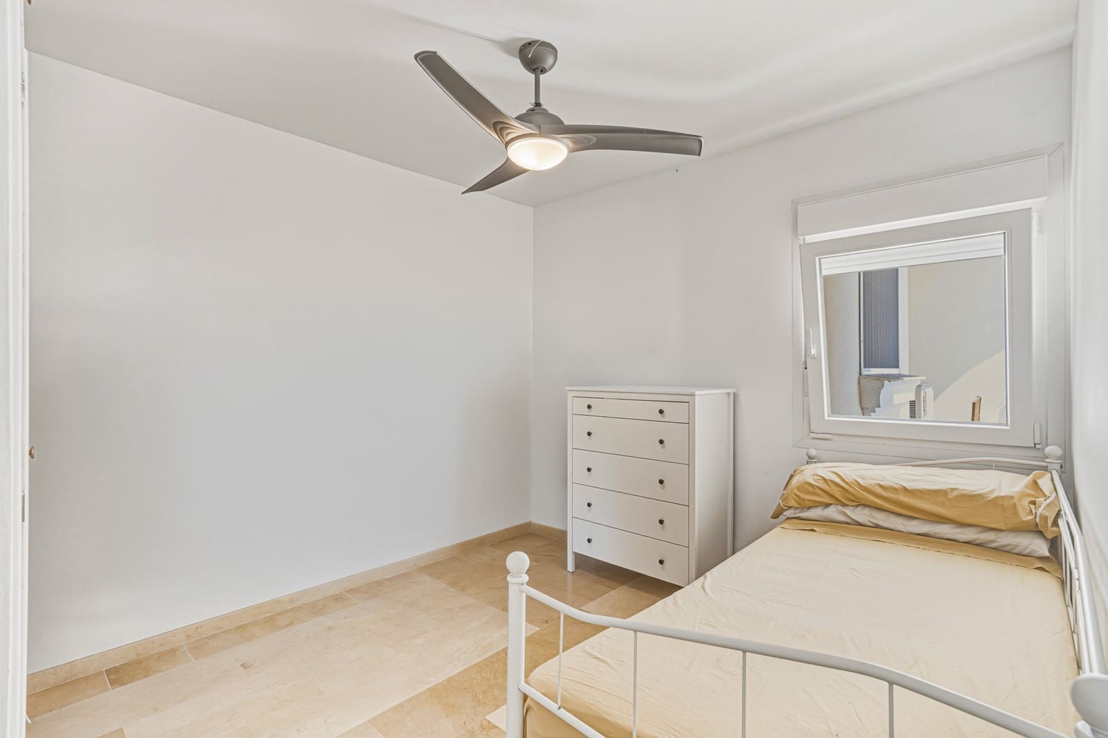 Casa de 3 habitaciones en Calahonda en venta con garaje - 568.000 € (Ref: 9937309)