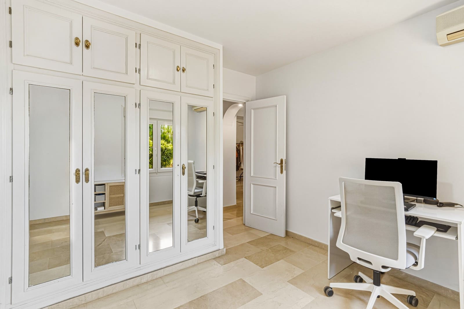Casa de 3 habitaciones en Calahonda en venta con garaje - 568.000 € (Ref: 9937309)