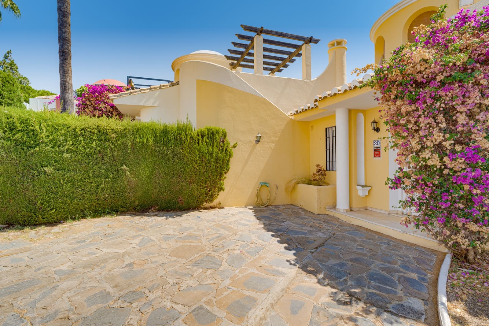Casa de 3 habitaciones en Calahonda en venta con garaje - 568.000 € (Ref: 9937309)