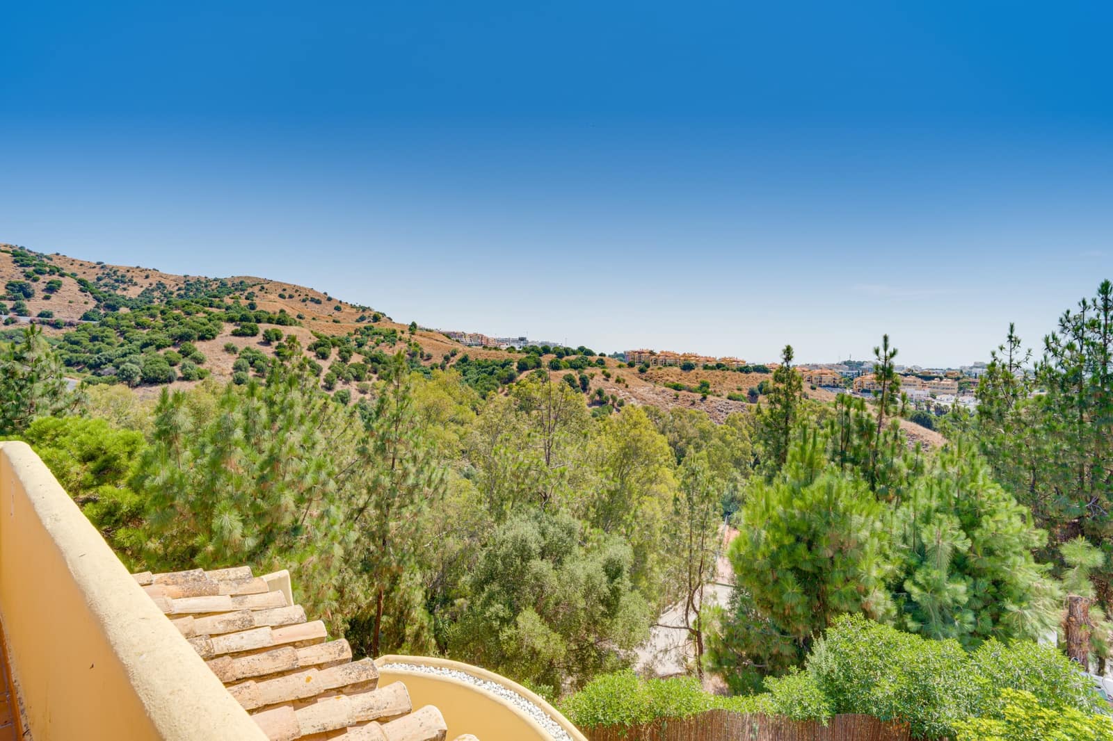 Casa de 3 habitaciones en Calahonda en venta con garaje - 568.000 € (Ref: 9937309)